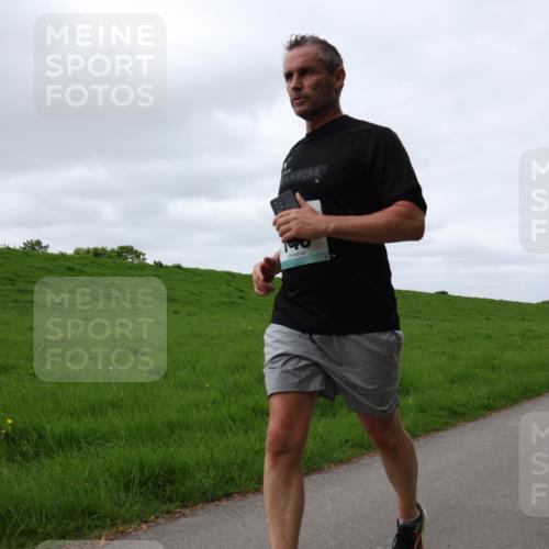 04.05.2025 - 8. Wedeler Halbmarathon Yannick Fuchs http://msf.ph/oto/7837929 04.05.2025 11:46:29 Laufen  meine-sportfotos.de