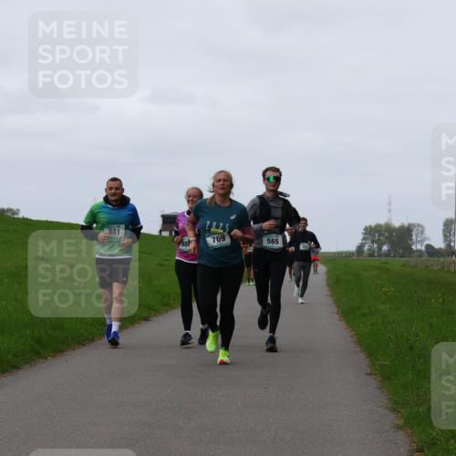 04.05.2025 - 8. Wedeler Halbmarathon Yannick Fuchs http://msf.ph/oto/7837956 04.05.2025 11:25:05 Laufen 881, 88, 769, 565 meine-sportfotos.de