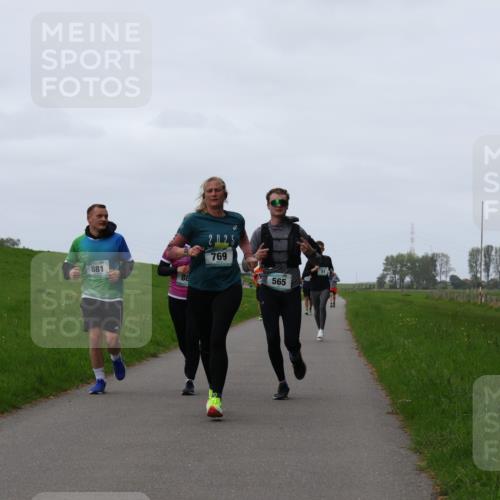 04.05.2025 - 8. Wedeler Halbmarathon Yannick Fuchs http://msf.ph/oto/7837988 04.05.2025 11:25:05 Laufen 881, 88, 202, 769, 565 meine-sportfotos.de