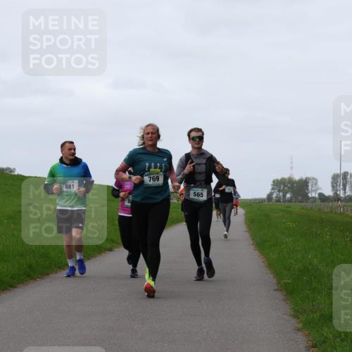 04.05.2025 - 8. Wedeler Halbmarathon Yannick Fuchs http://msf.ph/oto/7837992 04.05.2025 11:25:05 Laufen 881, 769, 565 meine-sportfotos.de