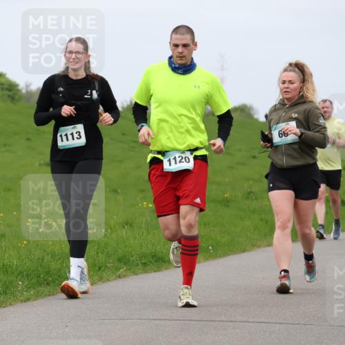 04.05.2025 - 8. Wedeler Halbmarathon Lena Gebhardt http://msf.ph/oto/7838012 04.05.2025 11:36:09 Laufen 1113, 1120, 66, 1010 meine-sportfotos.de