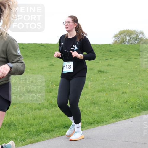 04.05.2025 - 8. Wedeler Halbmarathon Lena Gebhardt http://msf.ph/oto/7838057 04.05.2025 11:36:16 Laufen 66, 1113 meine-sportfotos.de