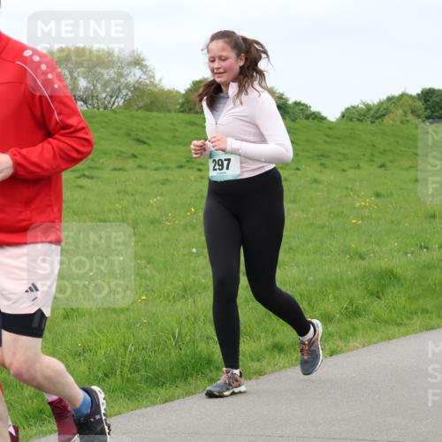 04.05.2025 - 8. Wedeler Halbmarathon Lena Gebhardt http://msf.ph/oto/7838227 04.05.2025 11:36:49 Laufen 414, 297, 283 meine-sportfotos.de