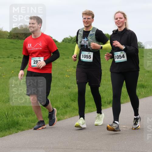 04.05.2025 - 8. Wedeler Halbmarathon Lena Gebhardt http://msf.ph/oto/7838242 04.05.2025 11:36:51 Laufen 28, 1055, 1054 meine-sportfotos.de