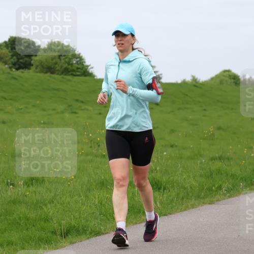 04.05.2025 - 8. Wedeler Halbmarathon Lena Gebhardt http://msf.ph/oto/7838277 04.05.2025 11:36:55 Laufen  meine-sportfotos.de