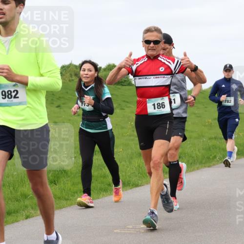 04.05.2025 - 8. Wedeler Halbmarathon Lena Gebhardt http://msf.ph/oto/7838332 04.05.2025 11:37:09 Laufen 982, 186, 1, 782, 51 meine-sportfotos.de
