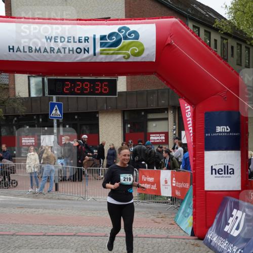 04.05.2025 - 8. Wedeler Halbmarathon Felixshl http://msf.ph/oto/7838342 04.05.2025 12:29:33 Ziel 219 meine-sportfotos.de
