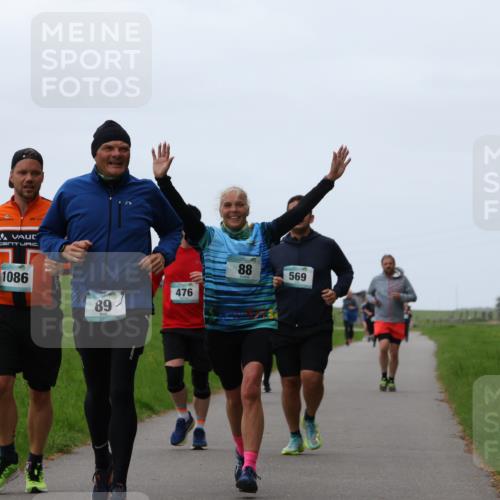 04.05.2025 - 8. Wedeler Halbmarathon Yannick Fuchs http://msf.ph/oto/7838354 04.05.2025 11:25:18 Laufen 1086, 89, 476, 88, 569 meine-sportfotos.de