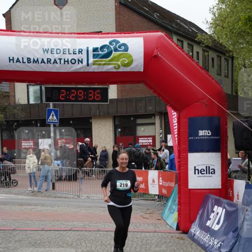 04.05.2025 - 8. Wedeler Halbmarathon Felixshl http://msf.ph/oto/7838357 04.05.2025 12:29:34 Ziel 219 meine-sportfotos.de