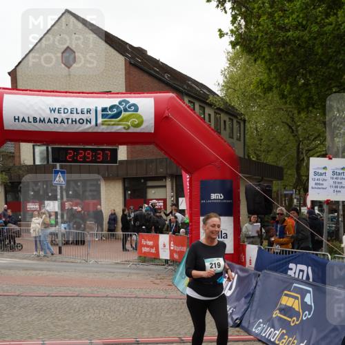 04.05.2025 - 8. Wedeler Halbmarathon Felixshl http://msf.ph/oto/7838413 04.05.2025 12:29:35 Ziel 219 meine-sportfotos.de