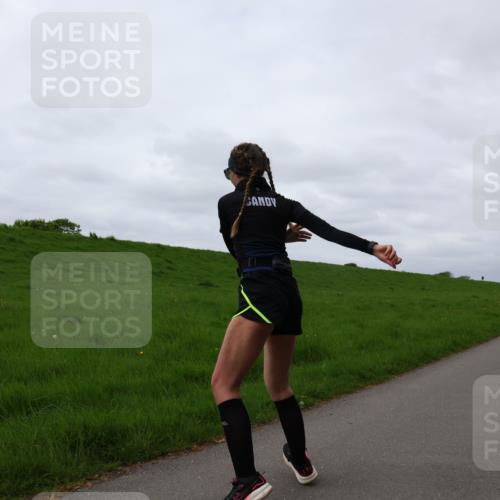 04.05.2025 - 8. Wedeler Halbmarathon Yannick Fuchs http://msf.ph/oto/7838505 04.05.2025 12:02:54 Laufen  meine-sportfotos.de
