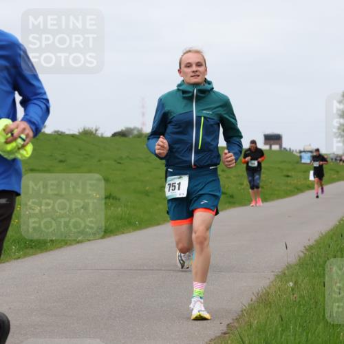 04.05.2025 - 8. Wedeler Halbmarathon Lena Gebhardt http://msf.ph/oto/7838526 04.05.2025 11:37:32 Laufen 1083, 751, 74 meine-sportfotos.de