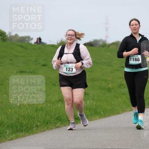 04.05.2025 - 8. Wedeler Halbmarathon Lena Gebhardt http://msf.ph/oto/7838624 04.05.2025 11:38:14 Laufen 123, 1166, 363 meine-sportfotos.de