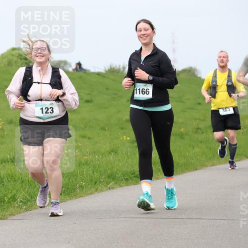 04.05.2025 - 8. Wedeler Halbmarathon Lena Gebhardt http://msf.ph/oto/7838642 04.05.2025 11:38:15 Laufen 123, 1166, 363, 629, 364 meine-sportfotos.de