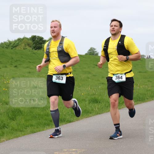 04.05.2025 - 8. Wedeler Halbmarathon Lena Gebhardt http://msf.ph/oto/7838680 04.05.2025 11:38:21 Laufen 363, 364 meine-sportfotos.de