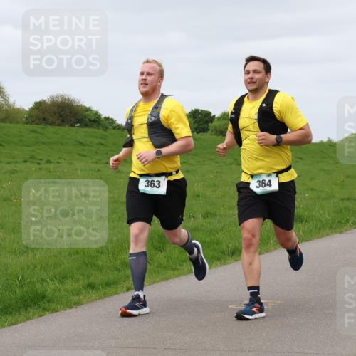 04.05.2025 - 8. Wedeler Halbmarathon Lena Gebhardt http://msf.ph/oto/7838694 04.05.2025 11:38:22 Laufen 363, 364 meine-sportfotos.de