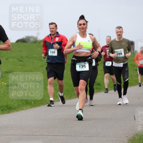 04.05.2025 - 8. Wedeler Halbmarathon Lena Gebhardt http://msf.ph/oto/7838699 04.05.2025 11:38:24 Laufen 434, 72, 740, 125, 18, 599 meine-sportfotos.de