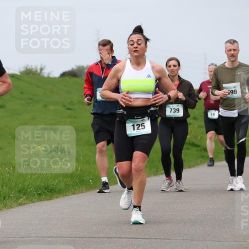 04.05.2025 - 8. Wedeler Halbmarathon Lena Gebhardt http://msf.ph/oto/7838711 04.05.2025 11:38:25 Laufen 434, 125, 739, 18, 99 meine-sportfotos.de