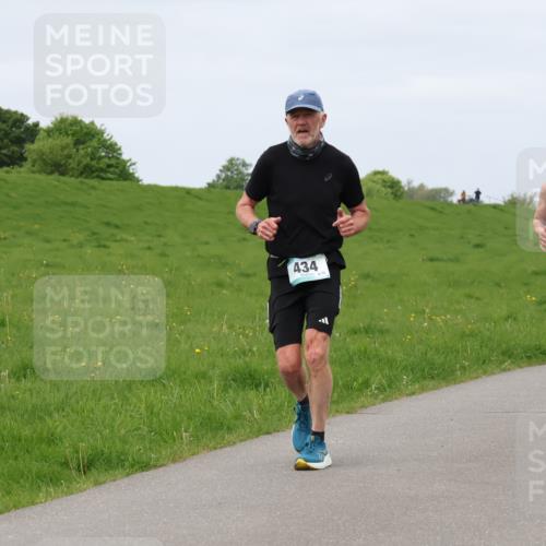 04.05.2025 - 8. Wedeler Halbmarathon Lena Gebhardt http://msf.ph/oto/7838719 04.05.2025 11:38:26 Laufen 434, 72, 125, 739 meine-sportfotos.de
