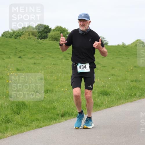 04.05.2025 - 8. Wedeler Halbmarathon Lena Gebhardt http://msf.ph/oto/7838726 04.05.2025 11:38:27 Laufen 434, 72, 1, 125 meine-sportfotos.de