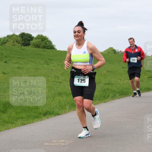 04.05.2025 - 8. Wedeler Halbmarathon Lena Gebhardt http://msf.ph/oto/7838740 04.05.2025 11:38:28 Laufen 125, 740, 735, 599 meine-sportfotos.de