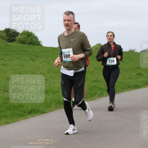 04.05.2025 - 8. Wedeler Halbmarathon Lena Gebhardt http://msf.ph/oto/7838762 04.05.2025 11:38:31 Laufen 599, 739, 18 meine-sportfotos.de