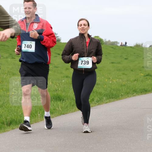04.05.2025 - 8. Wedeler Halbmarathon Lena Gebhardt http://msf.ph/oto/7838770 04.05.2025 11:38:32 Laufen 599, 740, 739, 18 meine-sportfotos.de