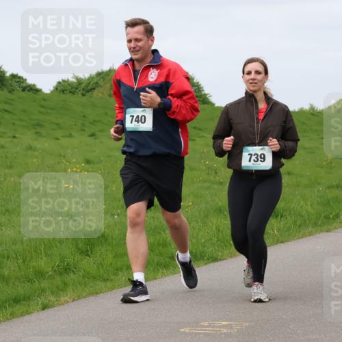 04.05.2025 - 8. Wedeler Halbmarathon Lena Gebhardt http://msf.ph/oto/7838773 04.05.2025 11:38:32 Laufen 740, 739 meine-sportfotos.de