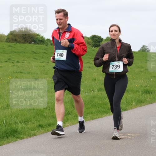 04.05.2025 - 8. Wedeler Halbmarathon Lena Gebhardt http://msf.ph/oto/7838779 04.05.2025 11:38:33 Laufen 740, 739 meine-sportfotos.de