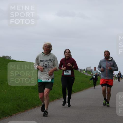 04.05.2025 - 8. Wedeler Halbmarathon Yannick Fuchs http://msf.ph/oto/7838780 04.05.2025 11:25:26 Laufen 971 meine-sportfotos.de