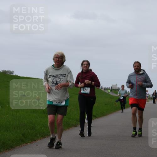 04.05.2025 - 8. Wedeler Halbmarathon Yannick Fuchs http://msf.ph/oto/7838786 04.05.2025 11:25:26 Laufen 971 meine-sportfotos.de