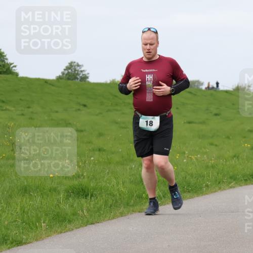 04.05.2025 - 8. Wedeler Halbmarathon Lena Gebhardt http://msf.ph/oto/7838791 04.05.2025 11:38:36 Laufen 18 meine-sportfotos.de