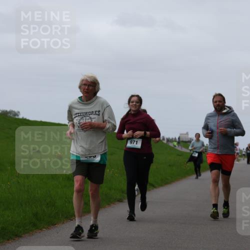 04.05.2025 - 8. Wedeler Halbmarathon Yannick Fuchs http://msf.ph/oto/7838792 04.05.2025 11:25:26 Laufen 571, 971 meine-sportfotos.de