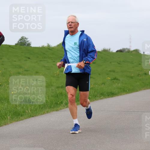 04.05.2025 - 8. Wedeler Halbmarathon Lena Gebhardt http://msf.ph/oto/7838800 04.05.2025 11:38:39 Laufen 18, 710, 293 meine-sportfotos.de