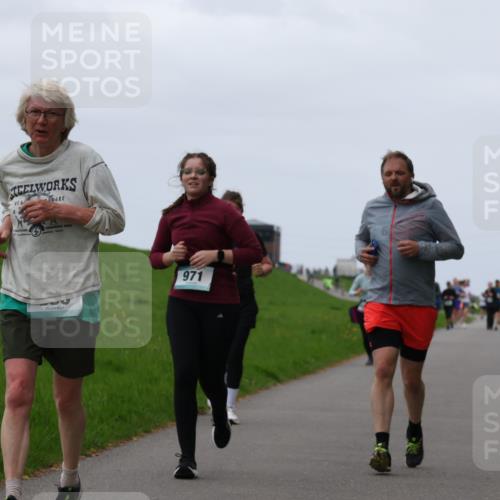 04.05.2025 - 8. Wedeler Halbmarathon Yannick Fuchs http://msf.ph/oto/7838824 04.05.2025 11:25:27 Laufen 971 meine-sportfotos.de