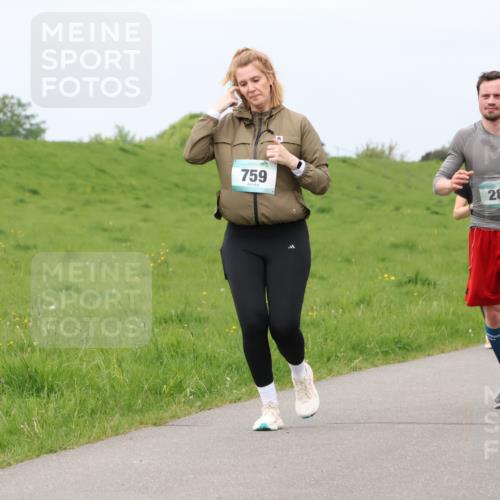04.05.2025 - 8. Wedeler Halbmarathon Lena Gebhardt http://msf.ph/oto/7838832 04.05.2025 11:38:55 Laufen 759, 286, 25 meine-sportfotos.de