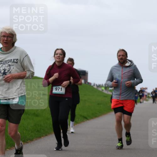 04.05.2025 - 8. Wedeler Halbmarathon Yannick Fuchs http://msf.ph/oto/7838837 04.05.2025 11:25:27 Laufen 971 meine-sportfotos.de