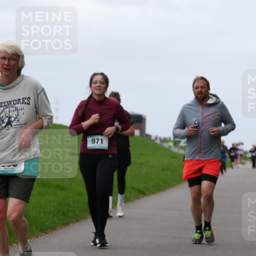 04.05.2025 - 8. Wedeler Halbmarathon Yannick Fuchs http://msf.ph/oto/7838841 04.05.2025 11:25:27 Laufen 971 meine-sportfotos.de