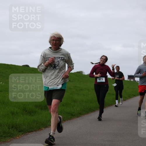 04.05.2025 - 8. Wedeler Halbmarathon Yannick Fuchs http://msf.ph/oto/7838901 04.05.2025 11:25:29 Laufen 971, 31 meine-sportfotos.de