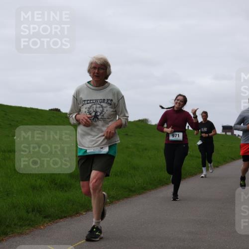 04.05.2025 - 8. Wedeler Halbmarathon Yannick Fuchs http://msf.ph/oto/7838906 04.05.2025 11:25:29 Laufen 4, 971, 31 meine-sportfotos.de