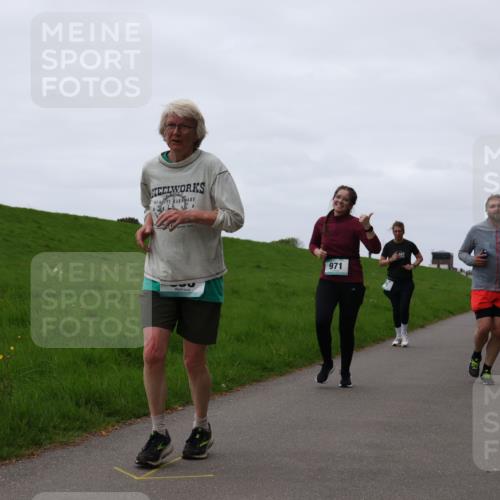 04.05.2025 - 8. Wedeler Halbmarathon Yannick Fuchs http://msf.ph/oto/7838917 04.05.2025 11:25:29 Laufen 971 meine-sportfotos.de
