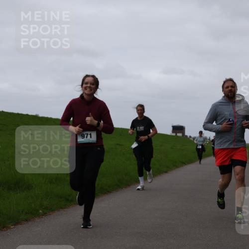 04.05.2025 - 8. Wedeler Halbmarathon Yannick Fuchs http://msf.ph/oto/7838934 04.05.2025 11:25:30 Laufen 971, 31 meine-sportfotos.de