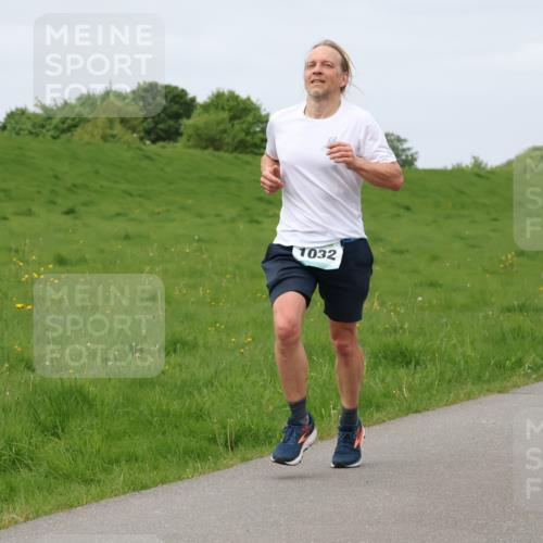 04.05.2025 - 8. Wedeler Halbmarathon Lena Gebhardt http://msf.ph/oto/7838941 04.05.2025 11:39:30 Laufen 1032 meine-sportfotos.de