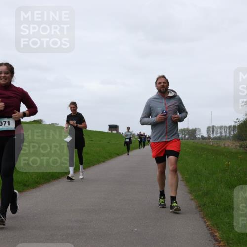 04.05.2025 - 8. Wedeler Halbmarathon Yannick Fuchs http://msf.ph/oto/7838953 04.05.2025 11:25:30 Laufen 971 meine-sportfotos.de