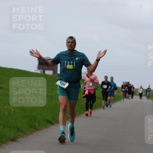 04.05.2025 - 8. Wedeler Halbmarathon Yannick Fuchs http://msf.ph/oto/7838961 04.05.2025 11:47:02 Laufen 2025, 126 meine-sportfotos.de