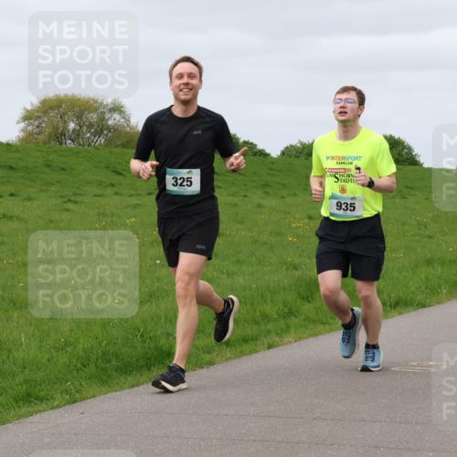 04.05.2025 - 8. Wedeler Halbmarathon Lena Gebhardt http://msf.ph/oto/7839037 04.05.2025 11:39:54 Laufen 325, 935 meine-sportfotos.de