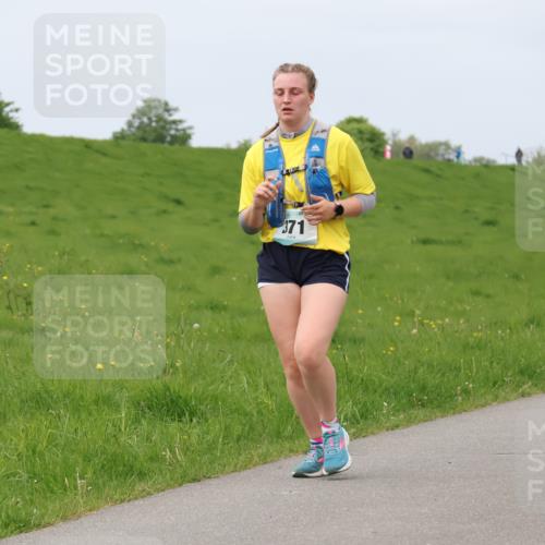 04.05.2025 - 8. Wedeler Halbmarathon Lena Gebhardt http://msf.ph/oto/7839040 04.05.2025 11:40:14 Laufen 371 meine-sportfotos.de