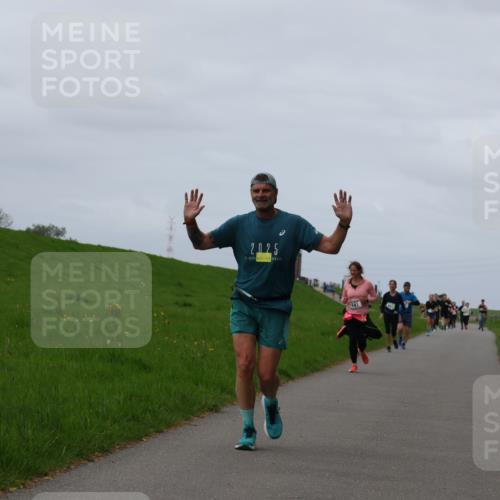 04.05.2025 - 8. Wedeler Halbmarathon Yannick Fuchs http://msf.ph/oto/7839047 04.05.2025 11:47:04 Laufen 2, 025, 141 meine-sportfotos.de