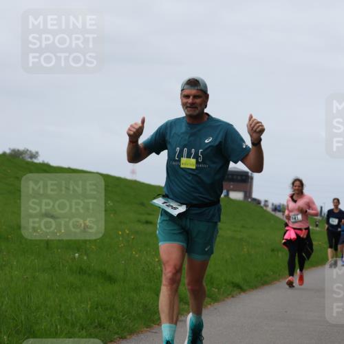 04.05.2025 - 8. Wedeler Halbmarathon Yannick Fuchs http://msf.ph/oto/7839082 04.05.2025 11:47:05 Laufen 2025, 3, 126, 141 meine-sportfotos.de