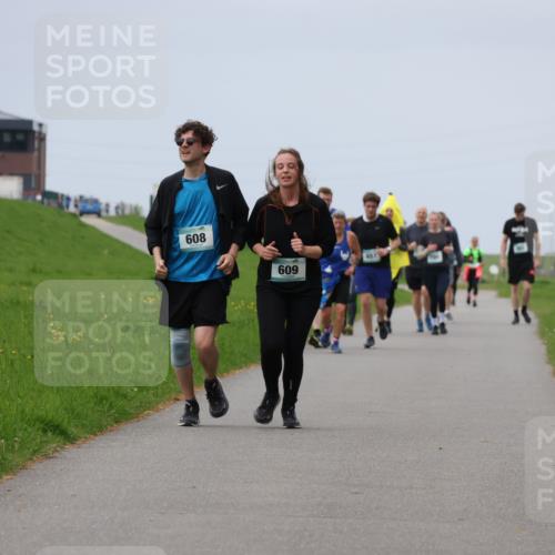 04.05.2025 - 8. Wedeler Halbmarathon Yannick Fuchs http://msf.ph/oto/7839108 04.05.2025 12:04:15 Laufen 608, 609 meine-sportfotos.de